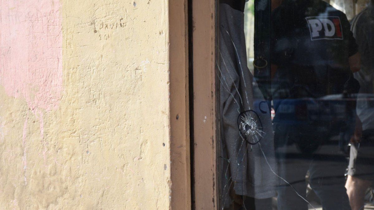 Balacera en plena tarde en Empalme Graneros entre policías y dos tiratiros