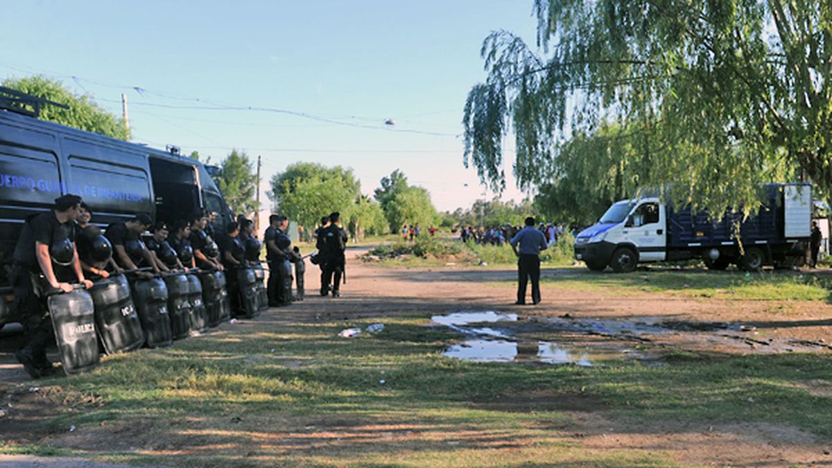 Asesinan De Siete Balazos A Un Joven De A Os En Un Pasillo De Nuevo