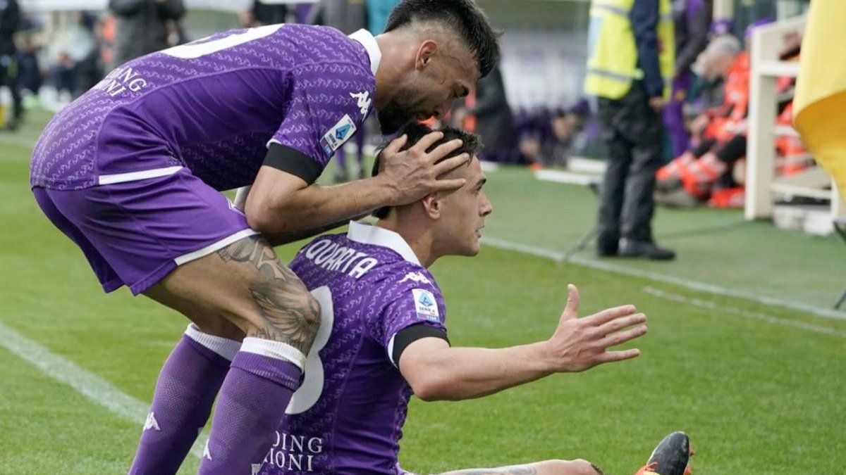 Fiorentina aplastó a Frozinone con goles de Martínez Quarta y Nico González