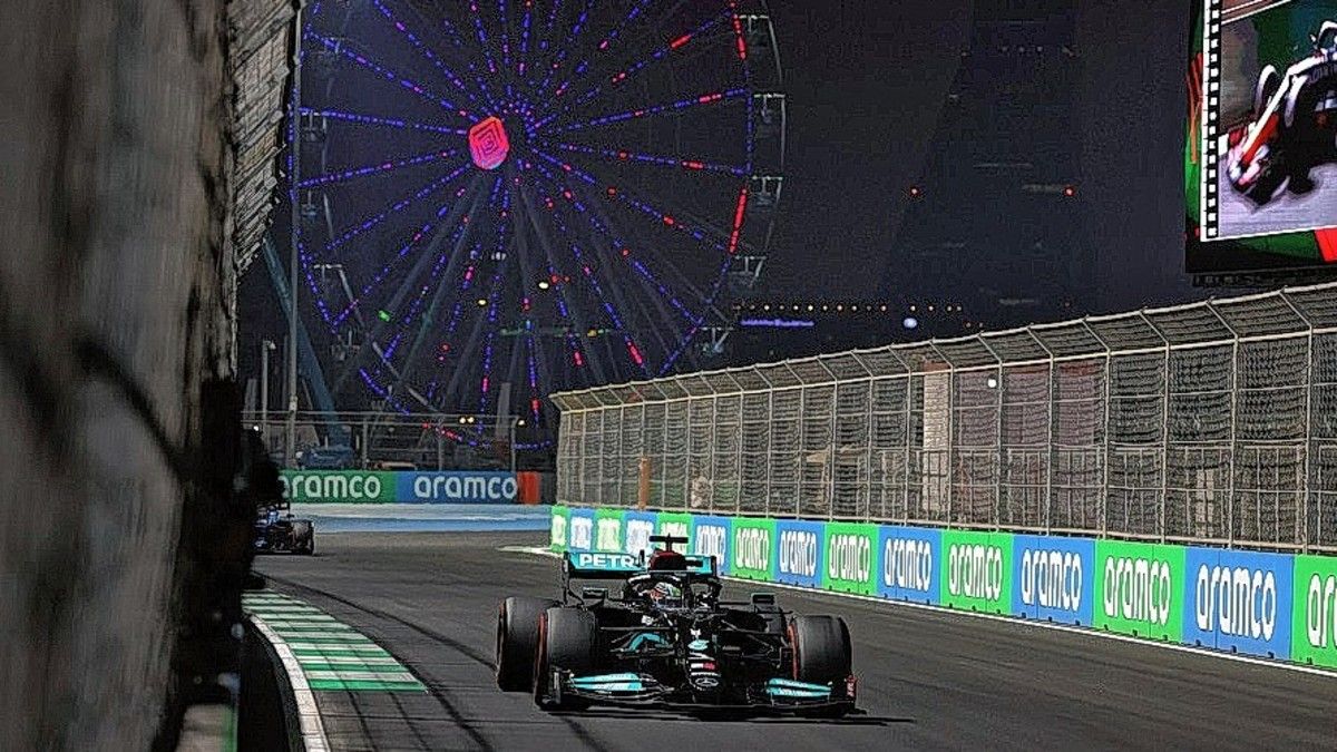 Hamilton hizo la pole y largará adelante en Arabia Saudita