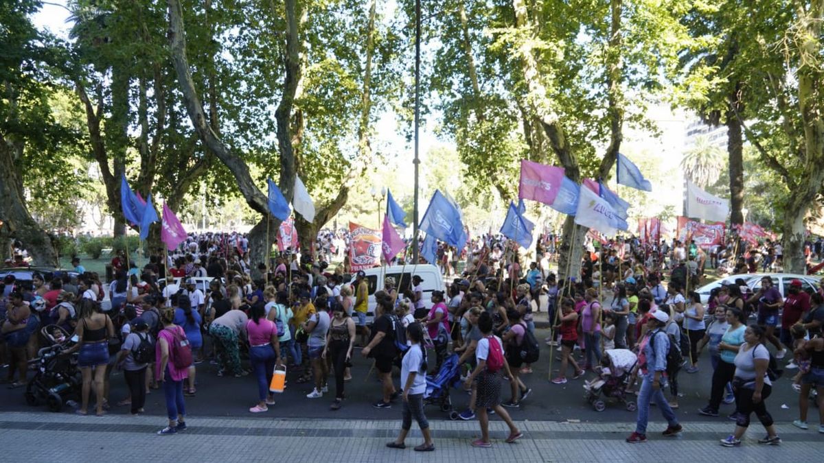 En reclamo de justicia una marcha recorrió el centro rosarino a veinte