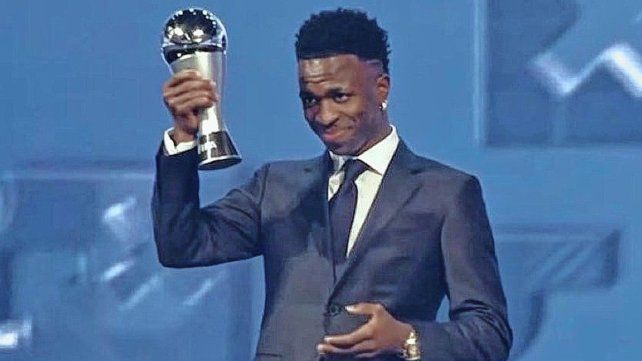 Vinicius J Nior Destron A Lionel Messi En Los Premios The Best