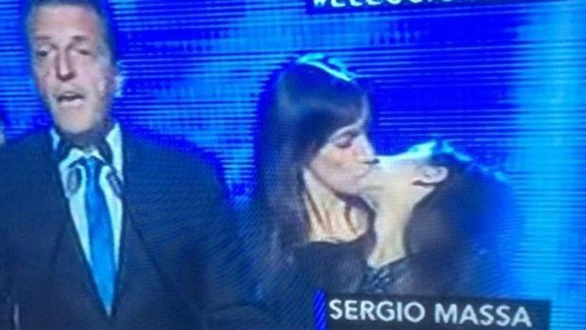 El Beso Entre Malena Galmarini Y Su Hija