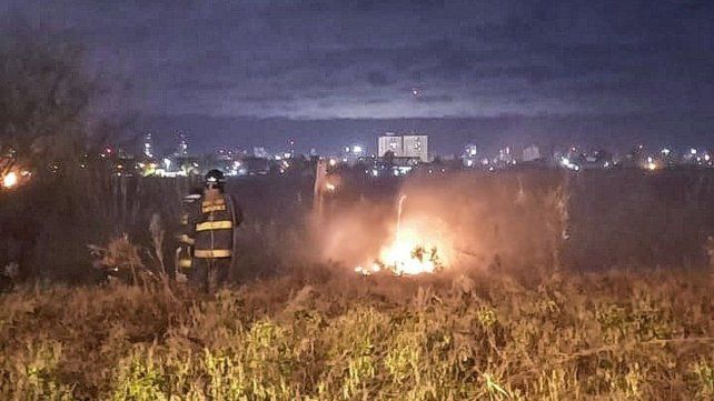 Impactante Incendio De Pastizales En Circunvalaci N Oeste Y Autopista