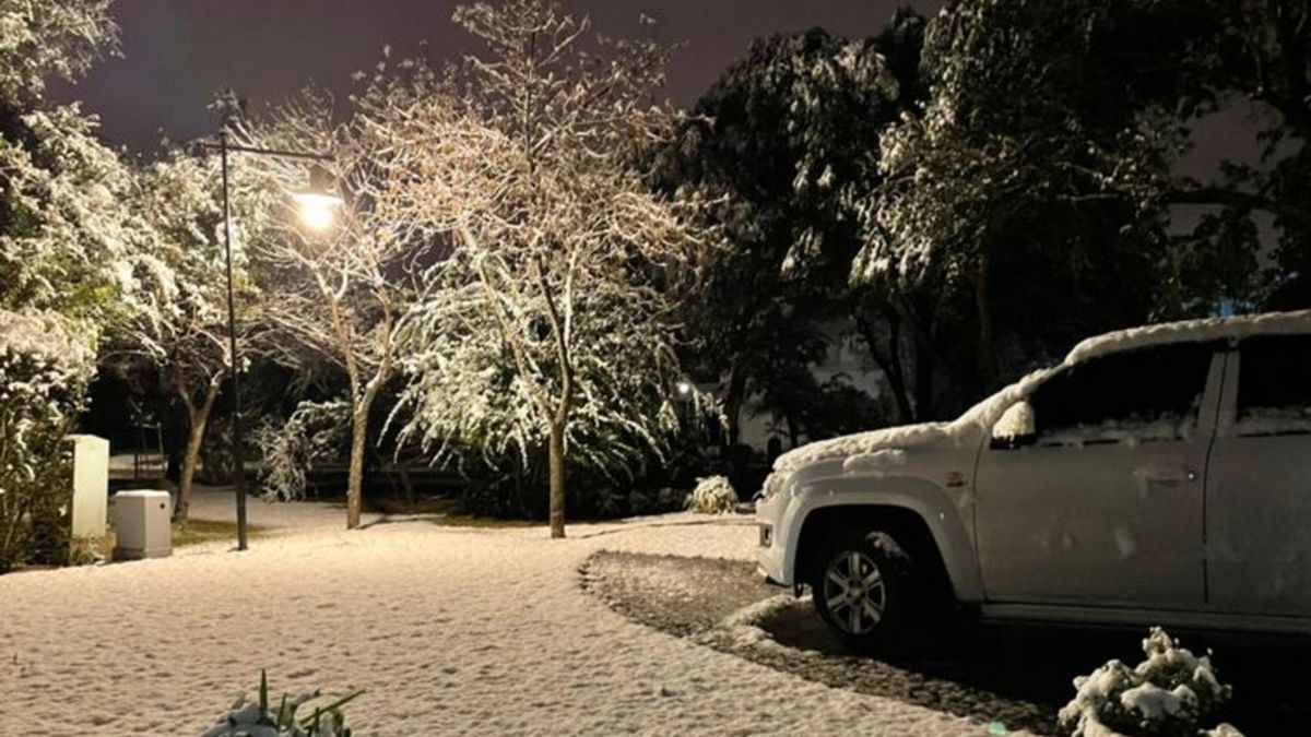 Impactantes imágenes de la histórica nevada en Córdoba después de 14 años