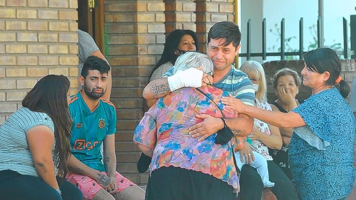 Se quejó por ruidos molestos y sus vecinos la mataron a golpes