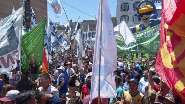 Paro y movilización de CGT y CTA El pueblo no es la casta