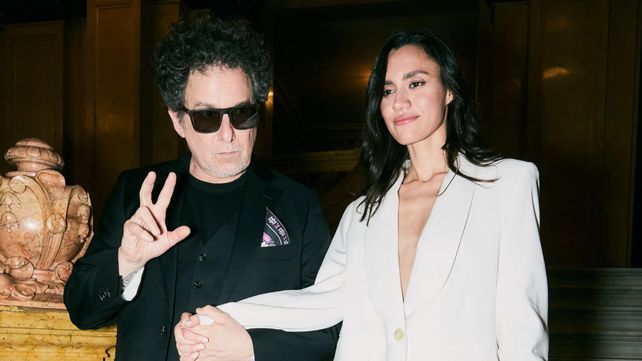 Andrés Calamaro se mostró públicamente con su nueva novia