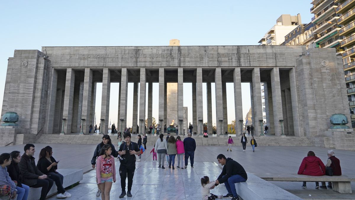 El enigma de los símbolos escondidos en el Monumento a la Bandera