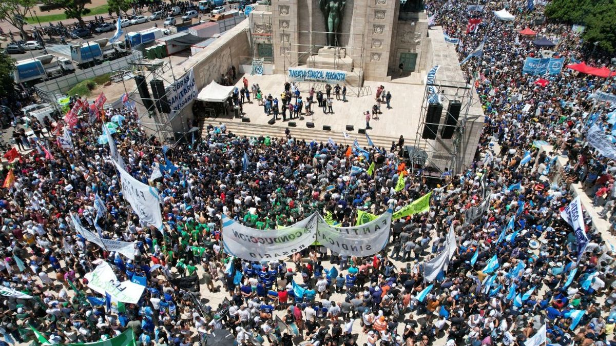 Paro General La Patria No Se Vende El Grito Que Retumb En El Monumento