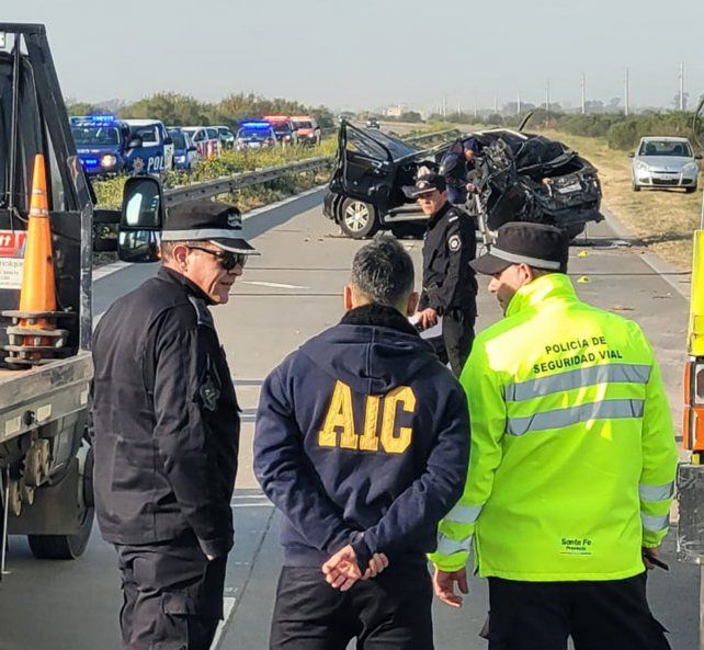 El subjefe de la policía provincial resultó herido tras volcar su camioneta