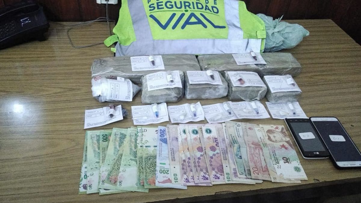 Secuestraron Dos Kilos Y Medio De Marihuana Dosis De Coca Na Y Dinero