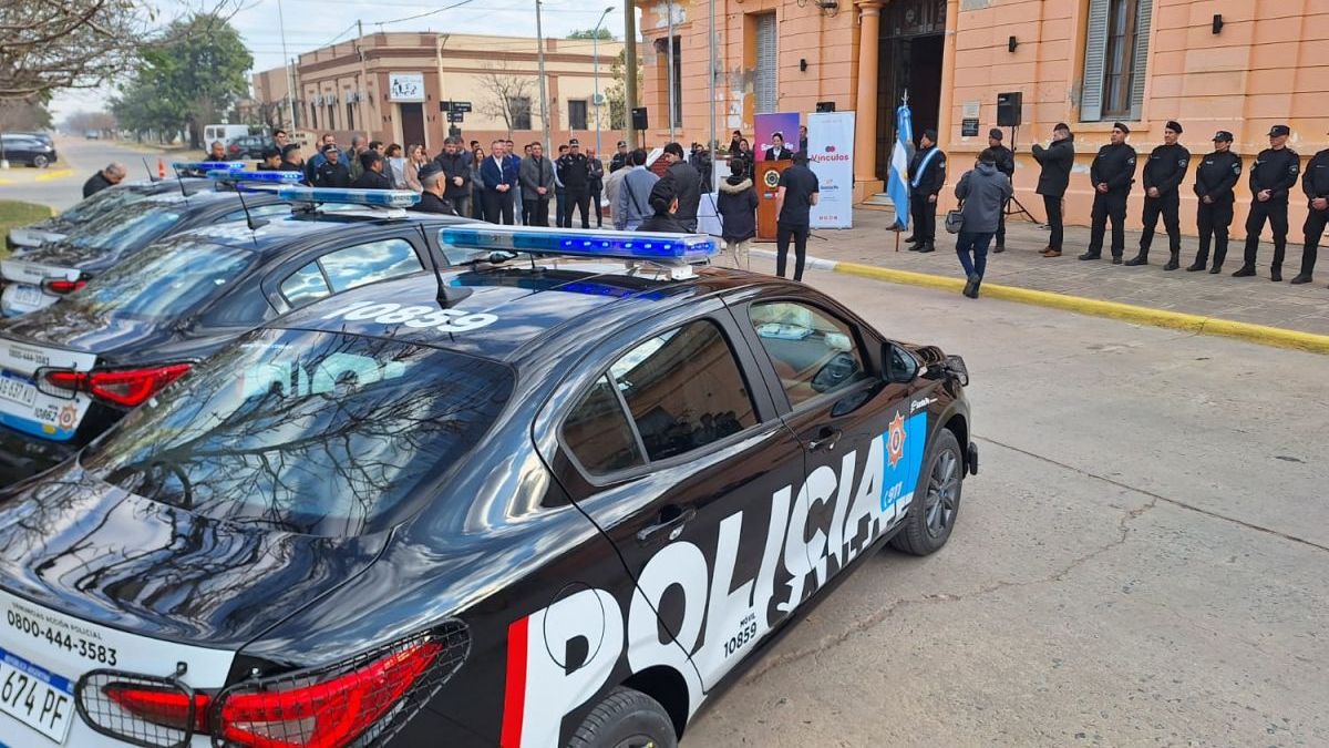 Entrega De Nuevos M Viles Policiales Para La Ciudad De San Crist Bal Y