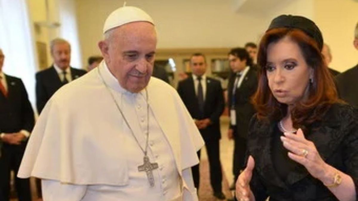 El Papa Francisco habló con Cristina y le expresó su solidaridad y cercanía