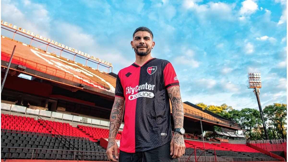 Banega estampó su firma y ya se metió en el mundo Newells