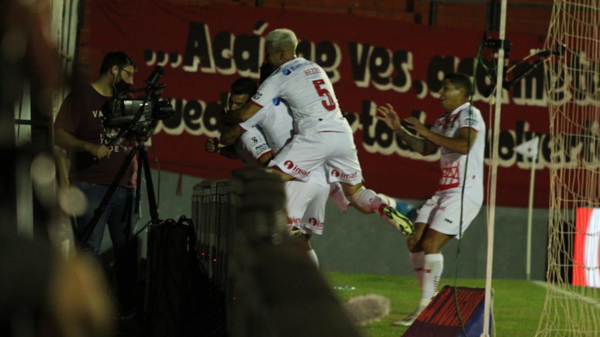 Huracán sufrió pero venció bien a Patronato en Paraná