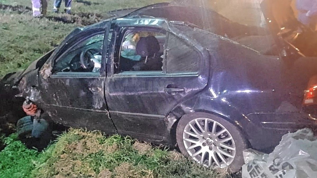 San Lorenzo un joven volcó al perder el control de su auto