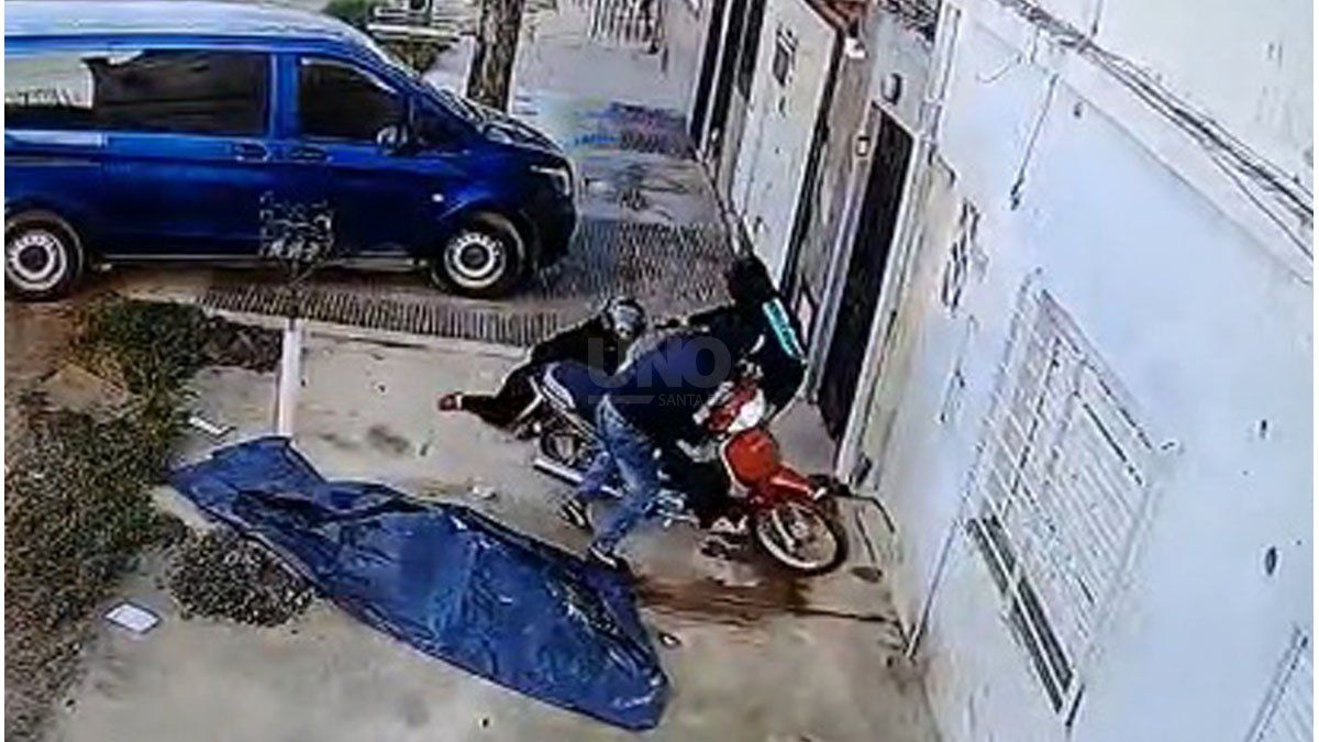 Barrio Transporte así le robaron la moto a una mujer en plena calle y