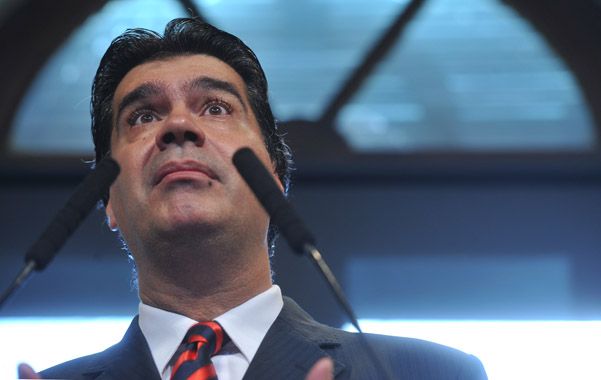 Capitanich comienza su tercer mandato con el pie izquierdo. Capitanich comienza su tercer mandato con el pie izquierdo.