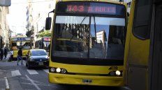 Desde el lunes comenzará a regir la nueva tarifa del transporte urbano de colectivo. (Foto La Capital) Desde el lunes comenzará a regir la nueva tarifa del transporte urbano de colectivo. (Foto La Capital)
