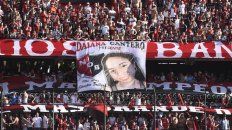 una bandera de la barra de newells recordo a daiana, la hija del pajaro cantero una bandera de la barra de newells recordo a daiana, la hija del pajaro cantero