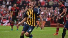 Marco Ruben le ganó a todos de cabeza, festeja con alma y vida y se lo dedica a su abuelo. Marco Ruben le ganó a todos de cabeza, festeja con alma y vida y se lo dedica a su abuelo.