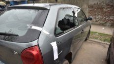 perforado. El VW Gol en el que iba Milton González fue alcanzado por siete proyectiles. Dos mataron al pibe. perforado. El VW Gol en el que iba Milton González fue alcanzado por siete proyectiles. Dos mataron al pibe.