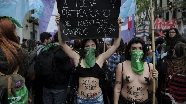 Image result for protestas en argentina por aborto