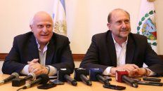Otros tiempos. El gobernador Miguel Lifschitz y el senador Omar Perotti sonrientes en una reciente conferencia de prensa. Ahora, el aborto los enfrentó. Otros tiempos. El gobernador Miguel Lifschitz y el senador Omar Perotti sonrientes en una reciente conferencia de prensa. Ahora, el aborto los enfrentó.