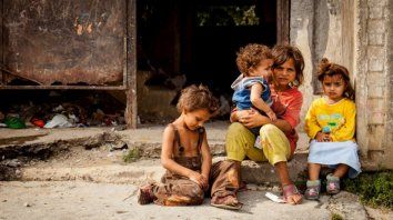 Infantilización. La pobreza se concentra en las familias con niños, las más vulnerables, y llega al 39% de ellas. Infantilización. La pobreza se concentra en las familias con niños, las más vulnerables, y llega al 39% de ellas.
