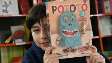 Por recomendación de un amigo, Valentín leyó el libro del monstruo Pototo. Por recomendación de un amigo, Valentín leyó el libro del monstruo Pototo.