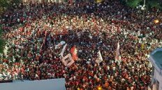 banderazo de newells: del coloso al obelisco banderazo de newells: del coloso al obelisco