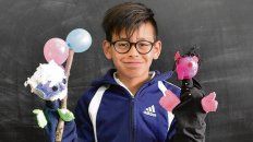Benjamín, de 12, años, elige leer a Javier Villafañe. Benjamín, de 12, años, elige leer a Javier Villafañe.