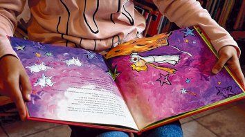 Leer alimenta la imaginación, enseña y es una hermosa experiencia, dijo uno de los chicos. Leer alimenta la imaginación, enseña y es una hermosa experiencia, dijo uno de los chicos.