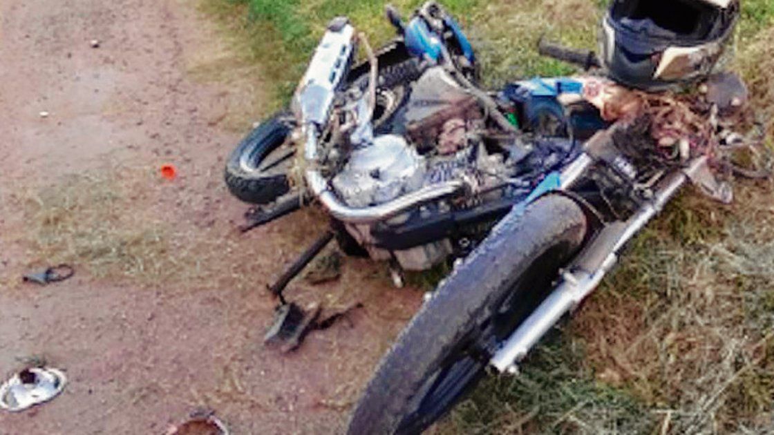 Un Motociclista Murió Tras Chocar Contra Un Camión