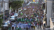 Movilizadas. Las participantes se concentraron en la plaza San Martín y atravesaron el centro hasta llegar al Parque Nacional a la Bandera, donde se cerró la jornada. Movilizadas. Las participantes se concentraron en la plaza San Martín y atravesaron el centro hasta llegar al Parque Nacional a la Bandera, donde se cerró la jornada.