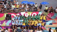 Argentinos, brasileños y colombianos (ganadores del bronce) repartieron buena onda arriba del podio. Argentinos, brasileños y colombianos (ganadores del bronce) repartieron buena onda arriba del podio.