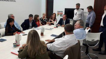 los medicos agrupados en amra aceptaron el aumento salarial los medicos agrupados en amra aceptaron el aumento salarial