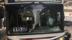 Un colectivo fue apedreado en la ciudad de Buenos Aires y hubo dos detenidos. Un colectivo fue apedreado en la ciudad de Buenos Aires y hubo dos detenidos.