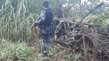 El cuerpo de la mujer fue encontrado esta mañana en el patio de su casa, enterrado en un pozo con cemento. El cuerpo de la mujer fue encontrado esta mañana en el patio de su casa, enterrado en un pozo con cemento.