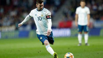 El mejor. Messi será la gran atracción de la Copa América de Brasil. El 10 del Barsa buscará su primer título en mayores con la albiceleste. El mejor. Messi será la gran atracción de la Copa América de Brasil. El 10 del Barsa buscará su primer título en mayores con la albiceleste.