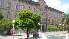 El colegio donde trabajaba la docente. El colegio donde trabajaba la docente.