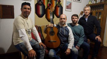 Cruzar fronteras. El Cuarteto Karé, liderado por Diego Petrelli (centro), participará de Exib en Portugal. Cruzar fronteras. El Cuarteto Karé, liderado por Diego Petrelli (centro), participará de Exib en Portugal.
