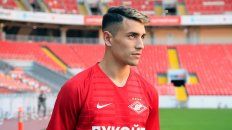 Estreno. Ponce se puso la camiseta de Spartak y recorrió su estadio. El delantero viene de jugar en AEK Atenas. Estreno. Ponce se puso la camiseta de Spartak y recorrió su estadio. El delantero viene de jugar en AEK Atenas.