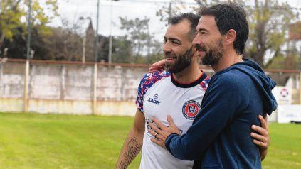 Delgado y el Kily, dos nombres con historia en Arroyito. Cuando fue a la selección, fue él quien me abrió las puertas, dijo el Chelito. Delgado y el Kily, dos nombres con historia en Arroyito. Cuando fue a la selección, fue él quien me abrió las puertas, dijo el Chelito.