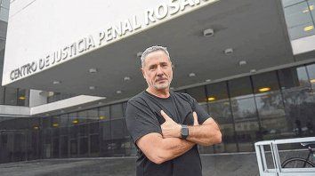 Miradas. Politólogo y doctor en Ciencias Sociales, Saín dirige la policía técnica que asiste a fiscales provinciales. Miradas. Politólogo y doctor en Ciencias Sociales, Saín dirige la policía técnica que asiste a fiscales provinciales.