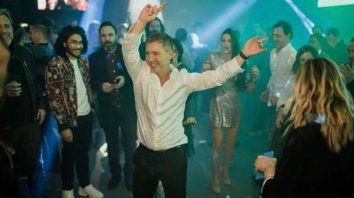 un video muestra el baile sensual y el beso entre suar y julieta diaz un video muestra el baile sensual y el beso entre suar y julieta diaz