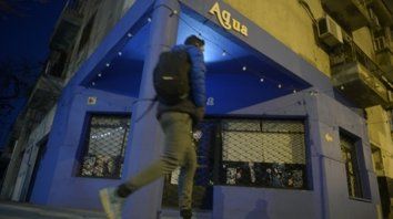 Santiago y Rivadavia. El minibar Acqua, donde Alvaro Norese fue atacado el domingo a las 23. Santiago y Rivadavia. El minibar Acqua, donde Alvaro Norese fue atacado el domingo a las 23.