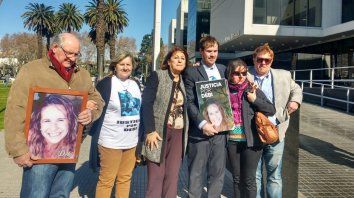 fein y alberto perassi sumaron su apoyo a los familiares de las victimas fein y alberto perassi sumaron su apoyo a los familiares de las victimas