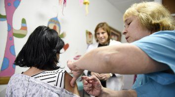 Nación envió a Santa Fe 36 mil dosis de vacunas contra la meningitis Nación envió a Santa Fe 36 mil dosis de vacunas contra la meningitis
